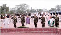 স্বাধীনতা দিবসে স্মৃতিসৌধে রাষ্ট্রপতি-প্রধানমন্ত্রীর শ্রদ্ধা