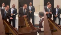 দিল্লিতে কিশোর কুমারের গানে মাতালেন আনোয়ার ইব্রাহিম