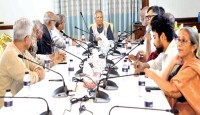 চলমান বিভিন্ন ইস্যু নিয়ে বৈঠকে উপদেষ্টা পরিষদ