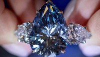 ৪৪০ কোটি টাকায় বিক্রি হলো নীল হীরা