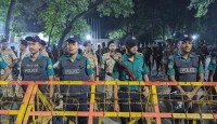 যমুনার সামনে আইনশৃঙ্খলা বাহিনীর অতিরিক্ত সদস্য মোতায়েন