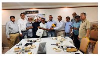 নিউইয়র্কে কানাডা প্রবাসী লায়েক চৌধুরীর সঙ্গে মতবিনিময়
