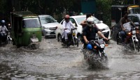 পাকিস্তানে ভারী বৃষ্টি-বন্যায় মৃতের সংখ্যা বেড়ে ৩২