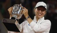 গাউফকে হারিয়ে ফ্রেঞ্চ ওপেনের রানী শোয়ানতেক